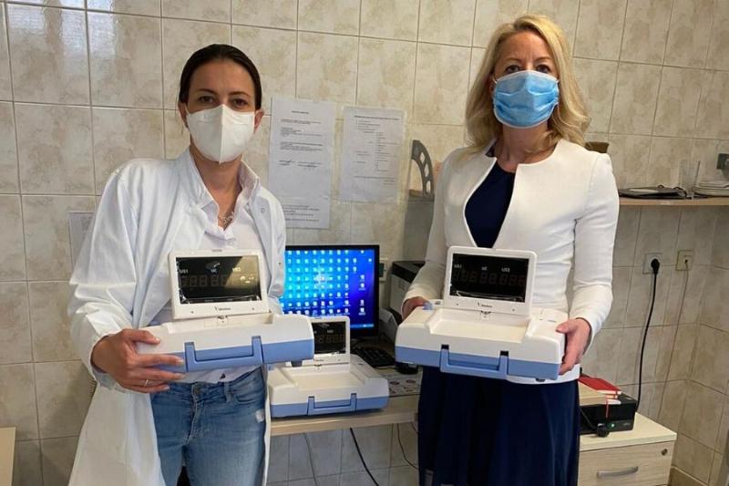 Porodilištu Dragiša Mišović isporučena tri CTG aparata koja su donirali Bebac i CORD iPS